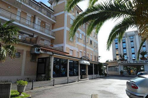 פומזיה Hotel L'Aquila מראה חיצוני תמונה